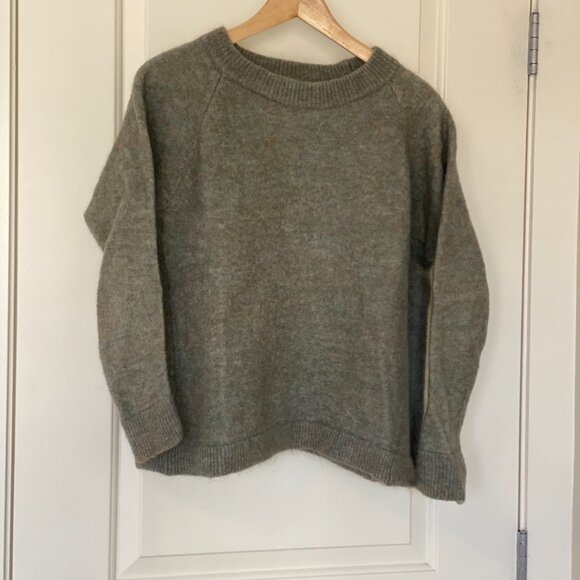 Acne Studios oversized crewneck sweater (Mine is Darker Green) - Picture 2 of 3